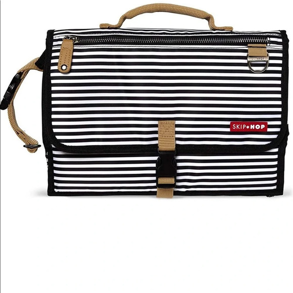 Skip Hop portable baby changing section bag - Picture 1 of 11